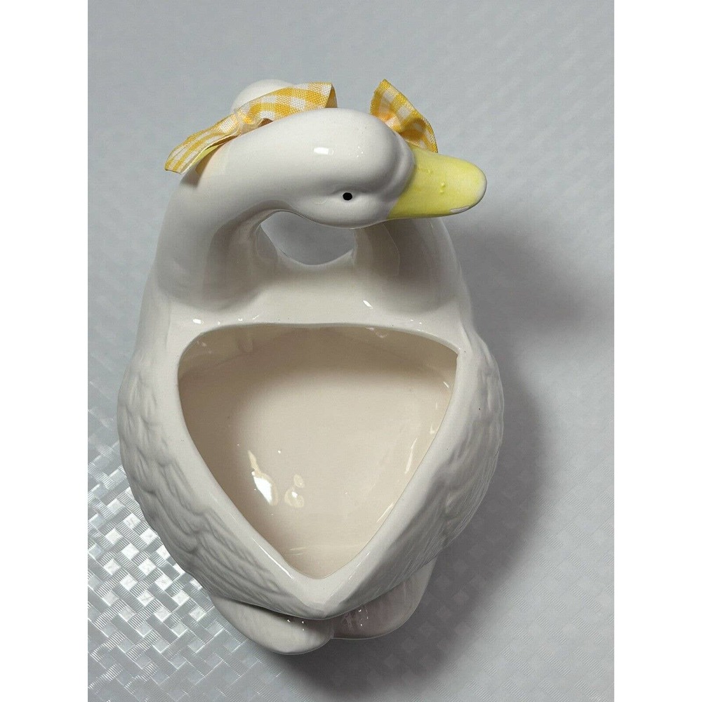 Mount Clemens Pottery Bowl White‎ Ducks Wearing Yellow/White Stripe Bows - Picture 6 of 11